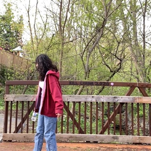 Meet your Posher, Kayla - Picture 3 of 3